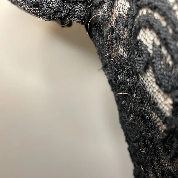 🖤CUE Sz8 vintage black stretch lace top with shoulder pads - Picture 8 of 8